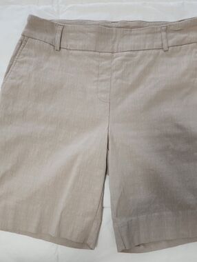 Hilary Radley Light Taupe Capris M